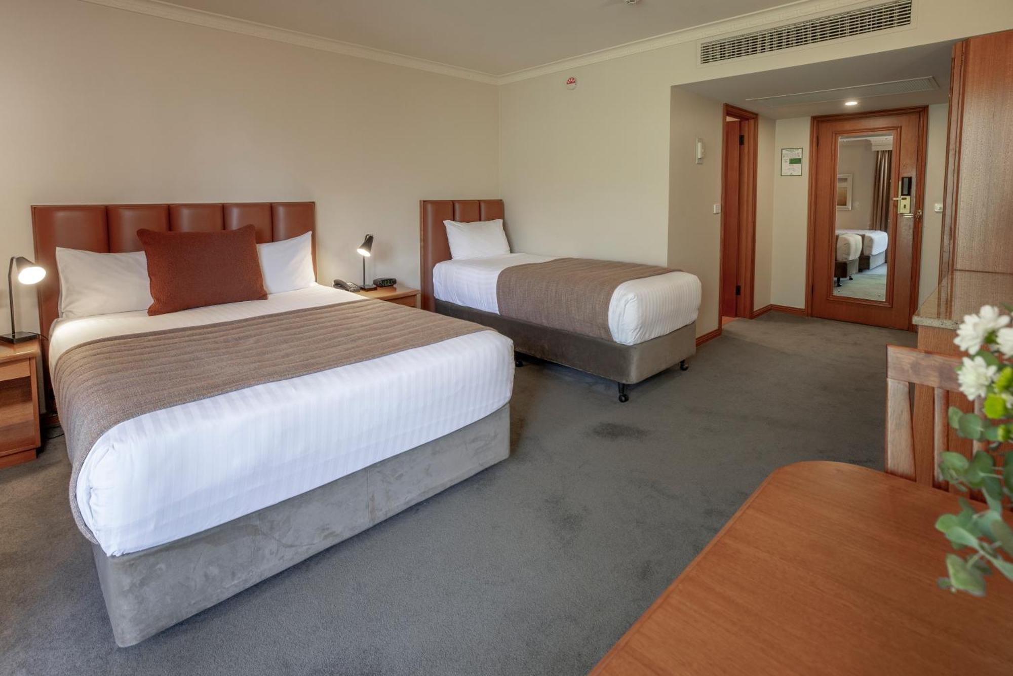 Country Club Tasmania Hotel Launceston Room photo